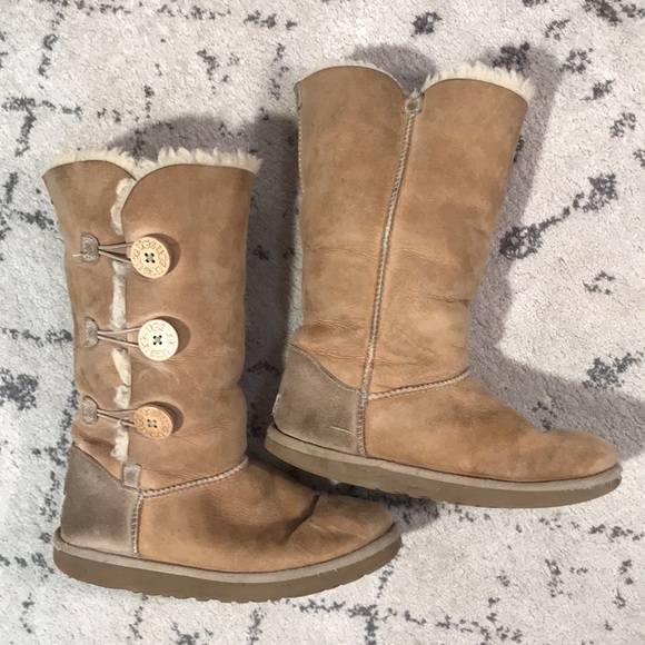 UGG Tan Three Button Boots Size 7 - Picture 6 of 15